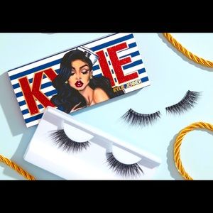 KYLIE COSMETICS SAILOR SHADY LASHES